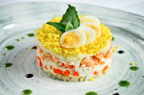 С тунцом и рисом: рецепт необычного салата 